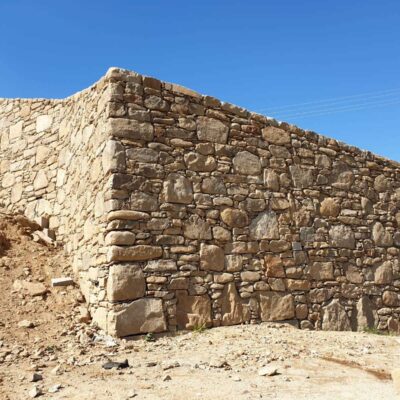 Kamenná zeď z pískovce